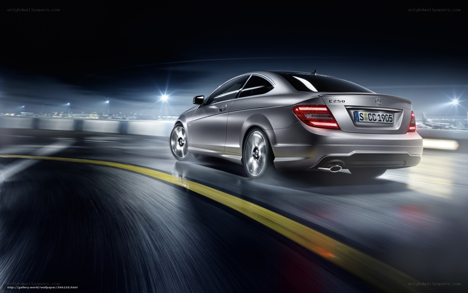Mercedes-Benz C250 in motion