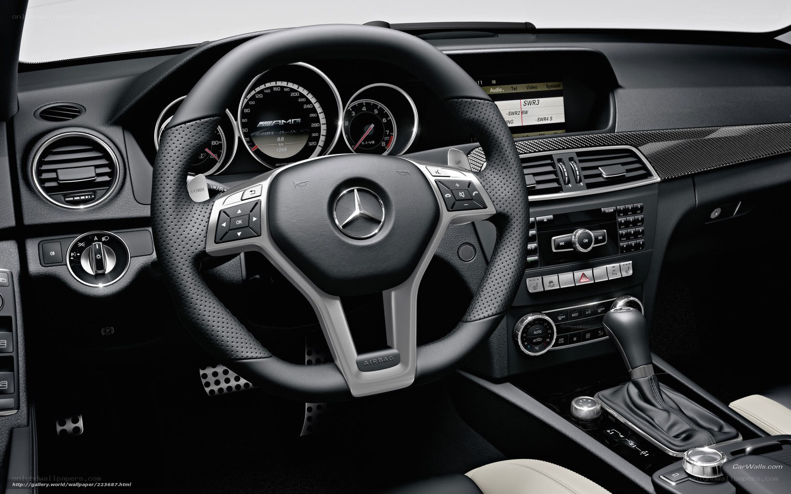 Mercedes-Benz C63 AMG interior