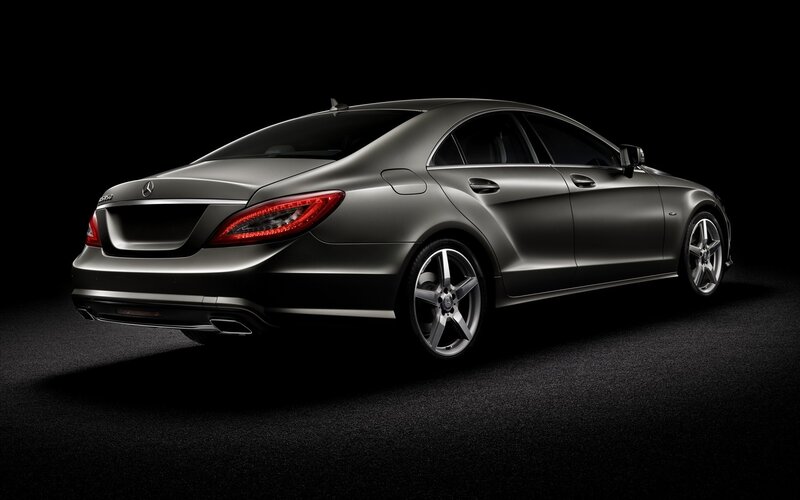 Mercedes-Benz CLS350 sedan