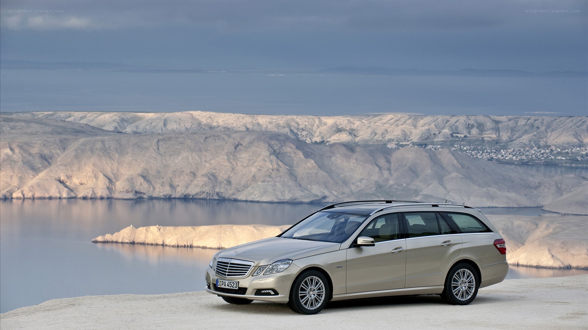 Mercedes-Benz E-Class station wagon