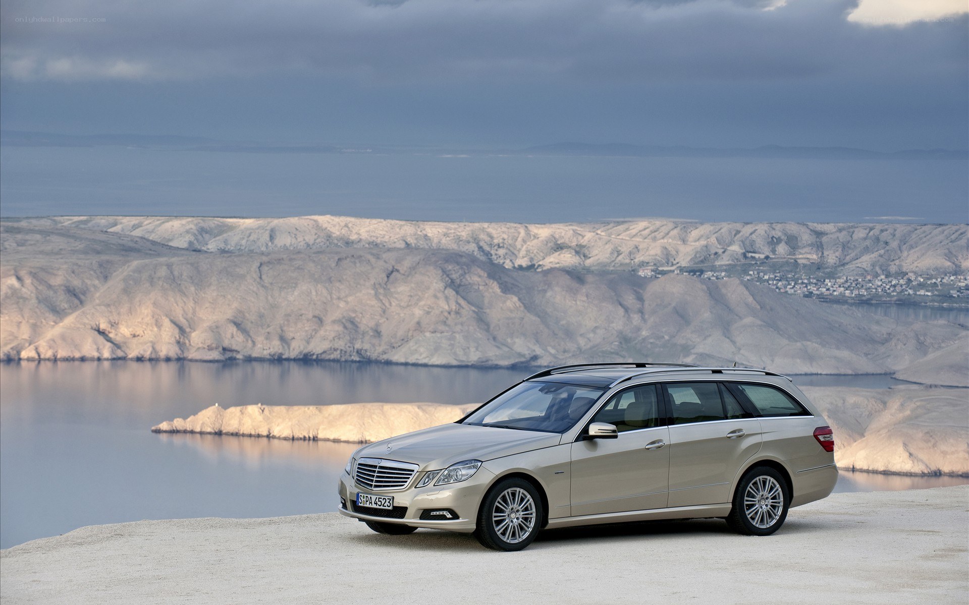Mercedes-Benz E-Class station wagon
