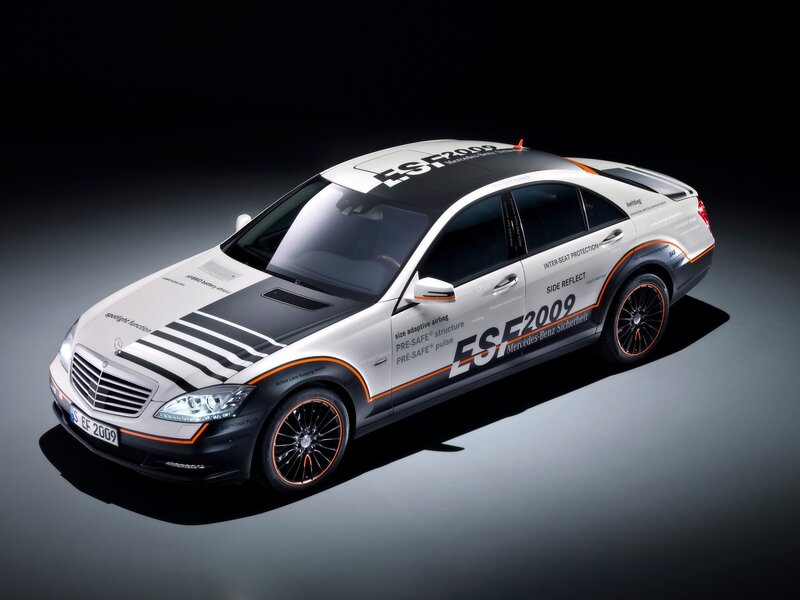 Mercedes-Benz E-SF2009 safety car