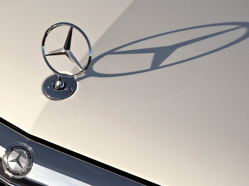 Mercedes-Benz Emblem — White, Dramatic
