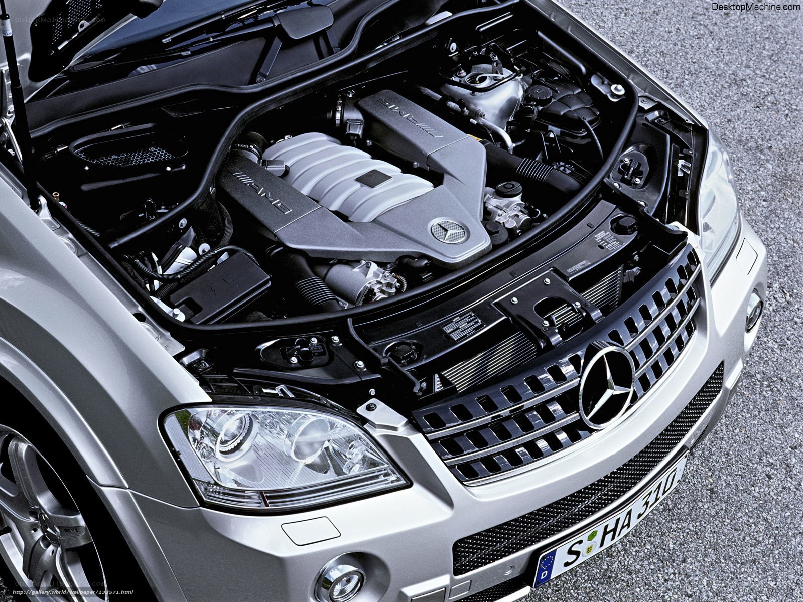 Mercedes-Benz engine bay