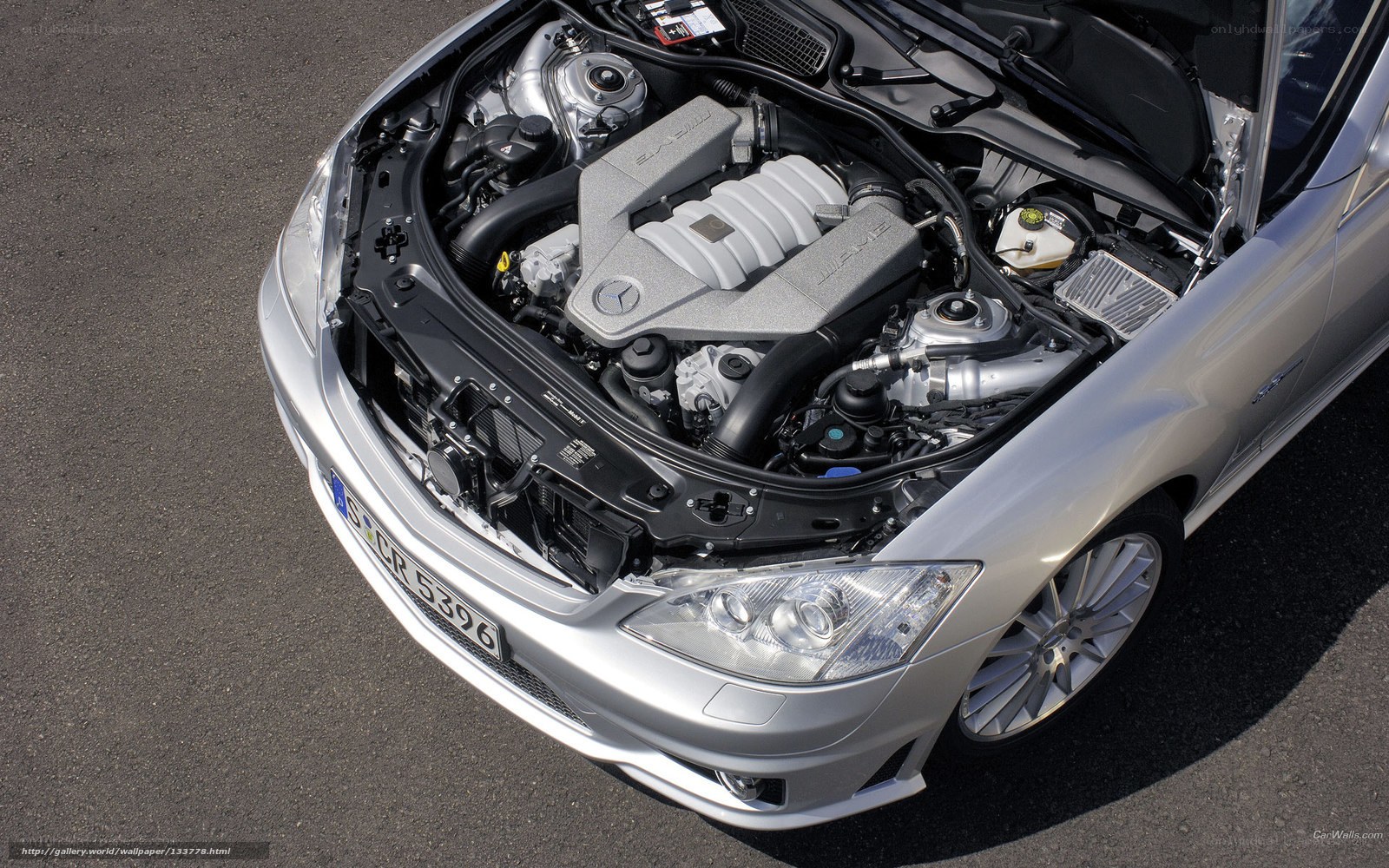 Mercedes-Benz engine bay