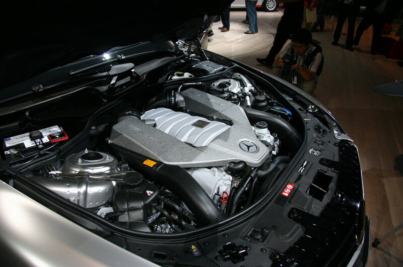 Mercedes-Benz engine bay
