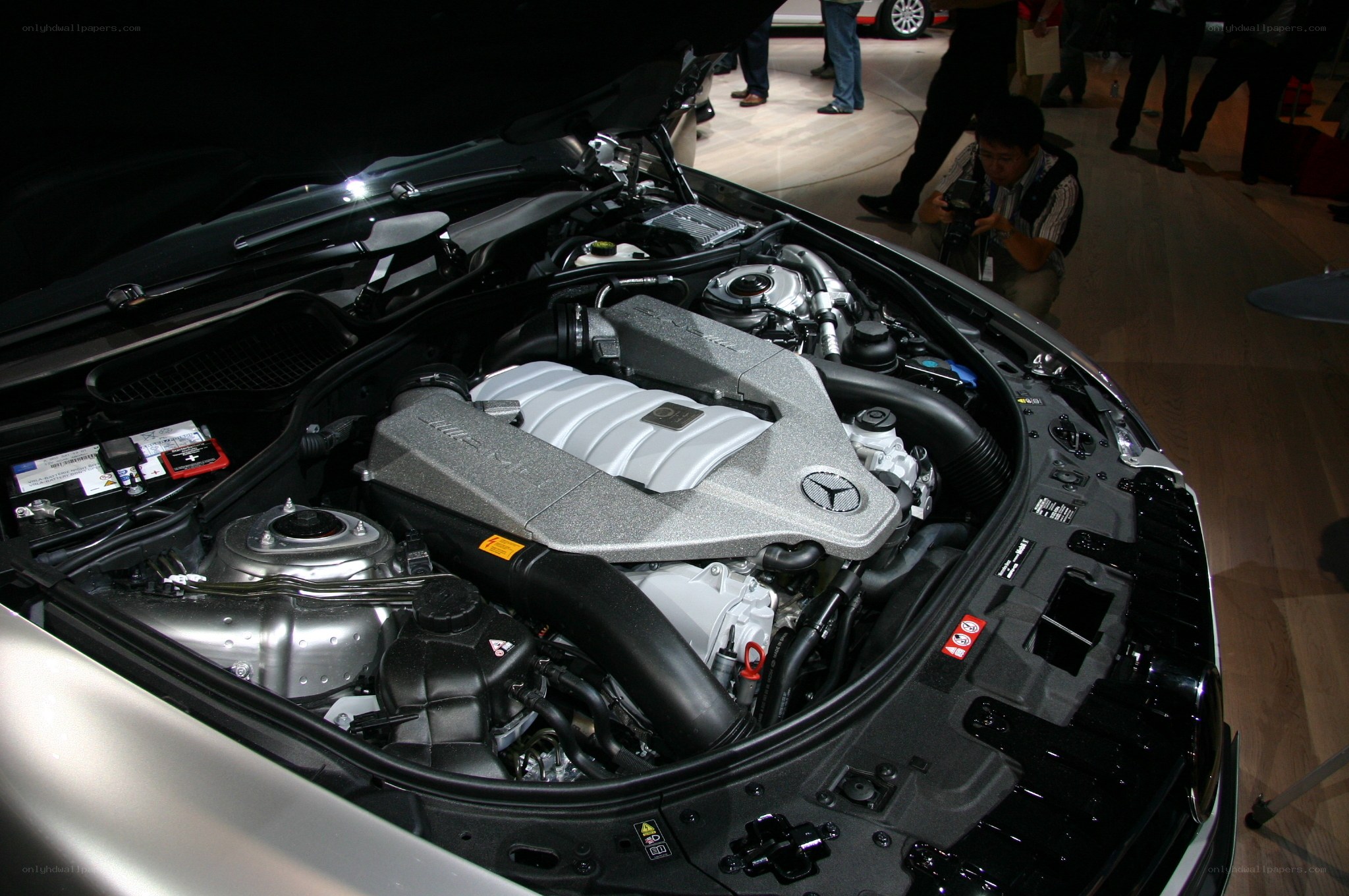 Mercedes-Benz engine bay