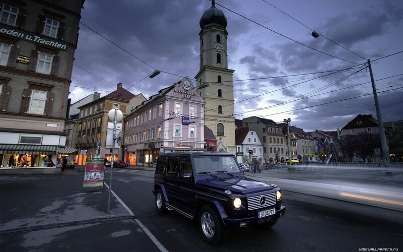 Mercedes-Benz G-Class in European city