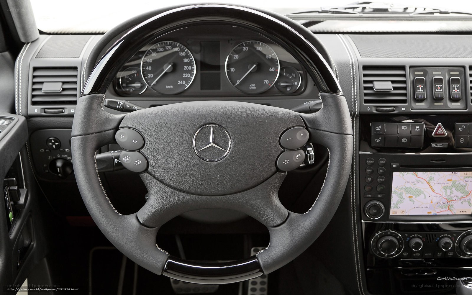 Mercedes-Benz G-Class interior