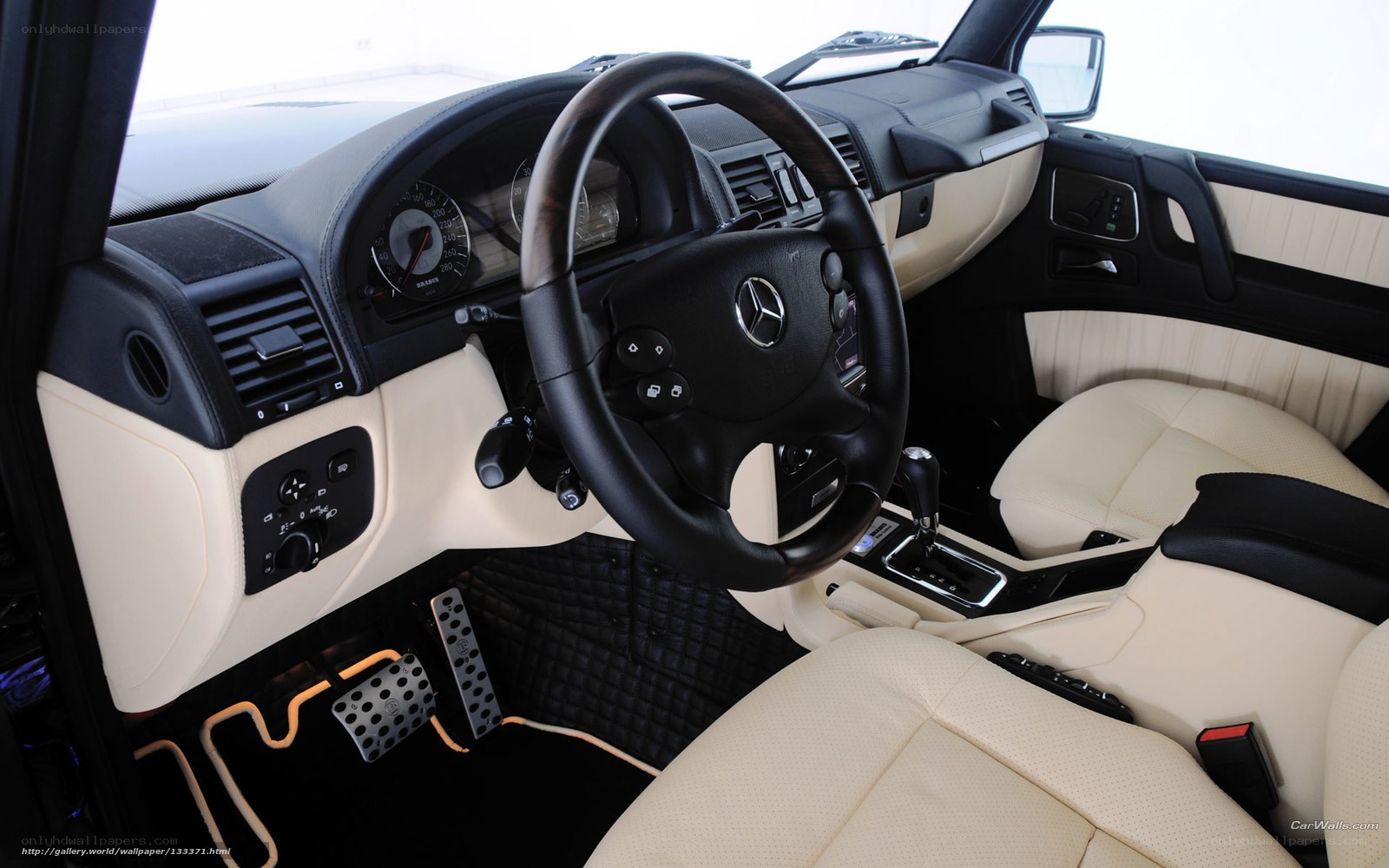Mercedes-Benz G-Class interior