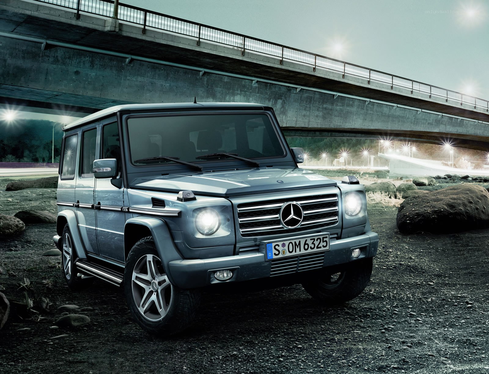 Mercedes-Benz G-Class under bridge