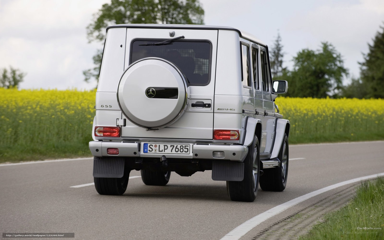 Mercedes-Benz G55 AMG on country road