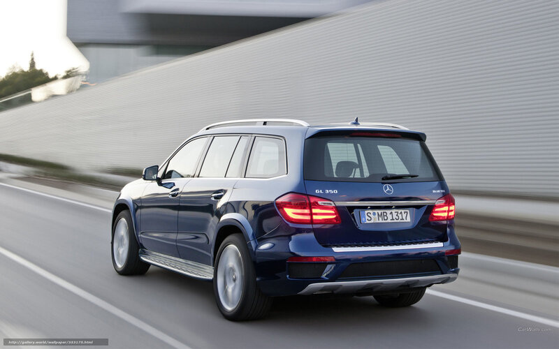 Mercedes-Benz GL 350 in motion