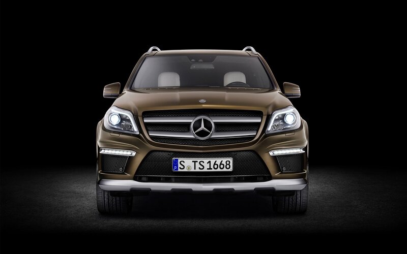 Mercedes-Benz GL-Class front view