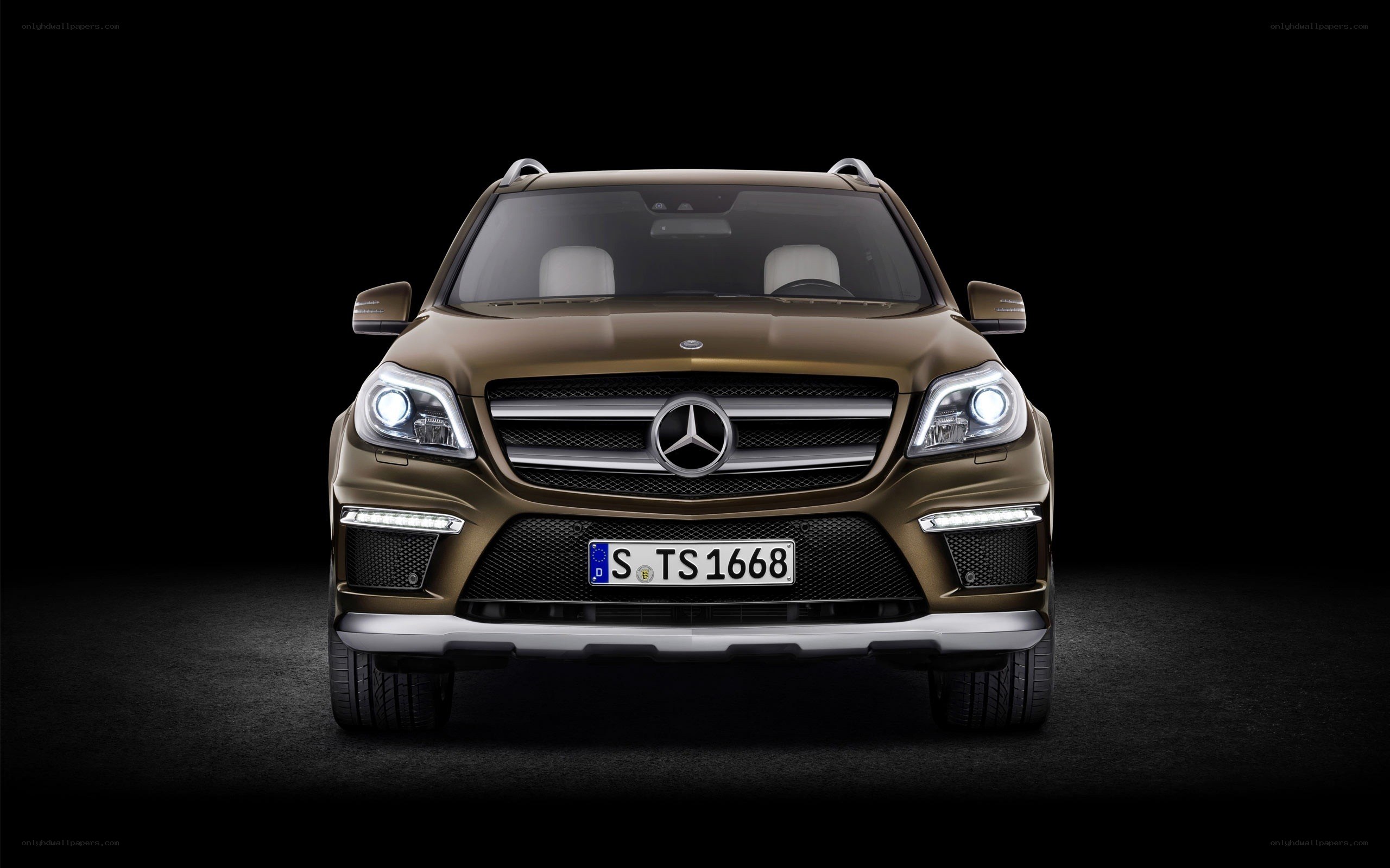 Mercedes-Benz GL-Class front view