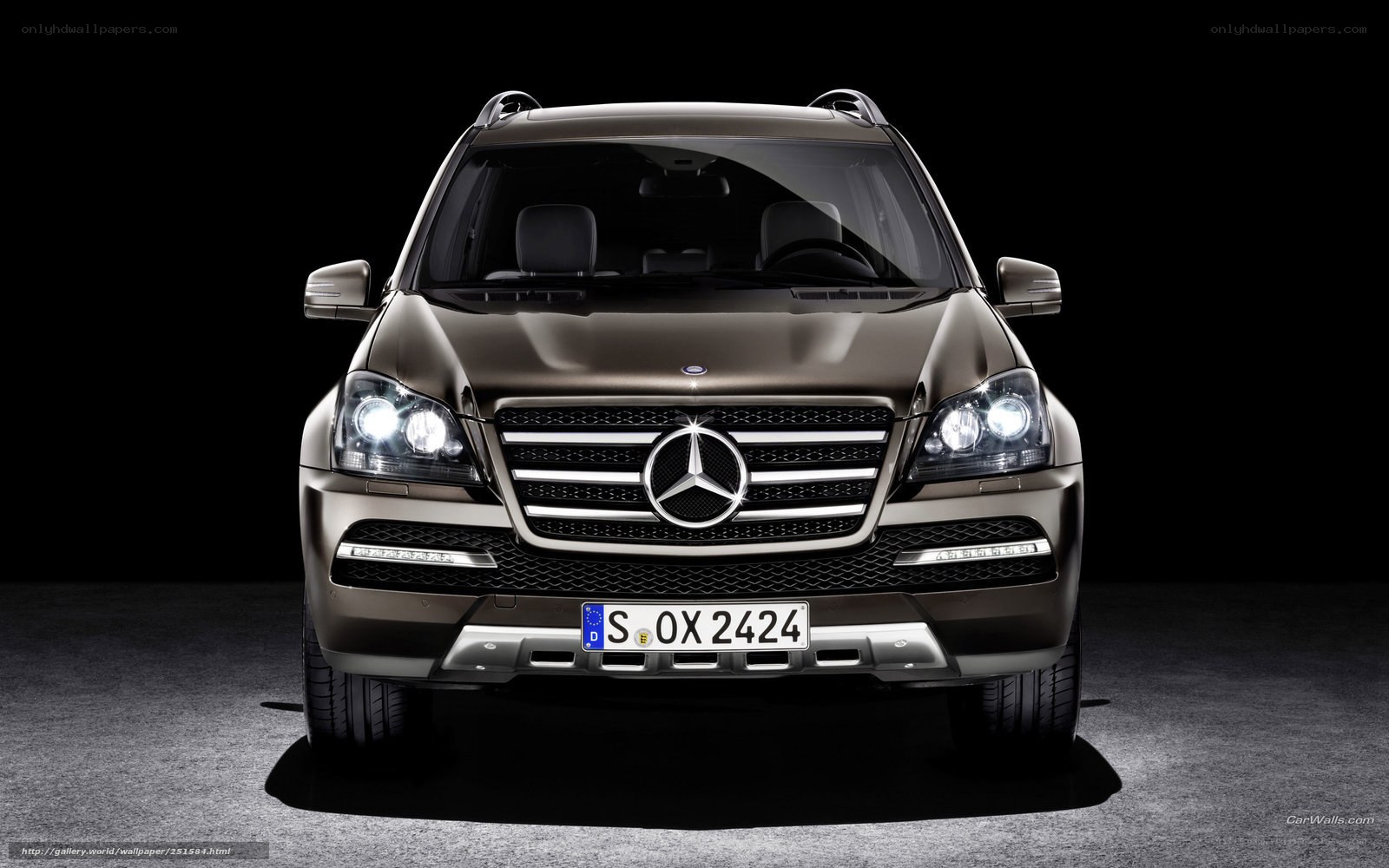 Mercedes-Benz GL-Class front view