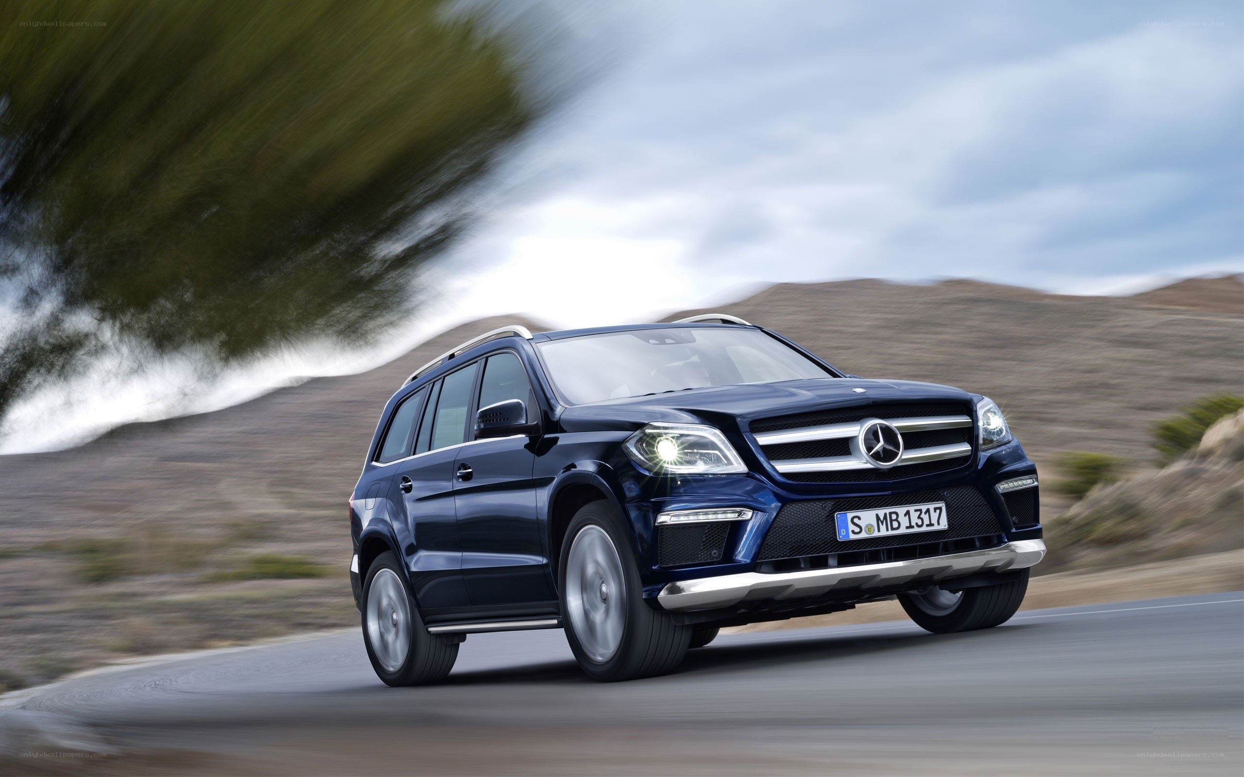 Mercedes-Benz GL-Class in motion