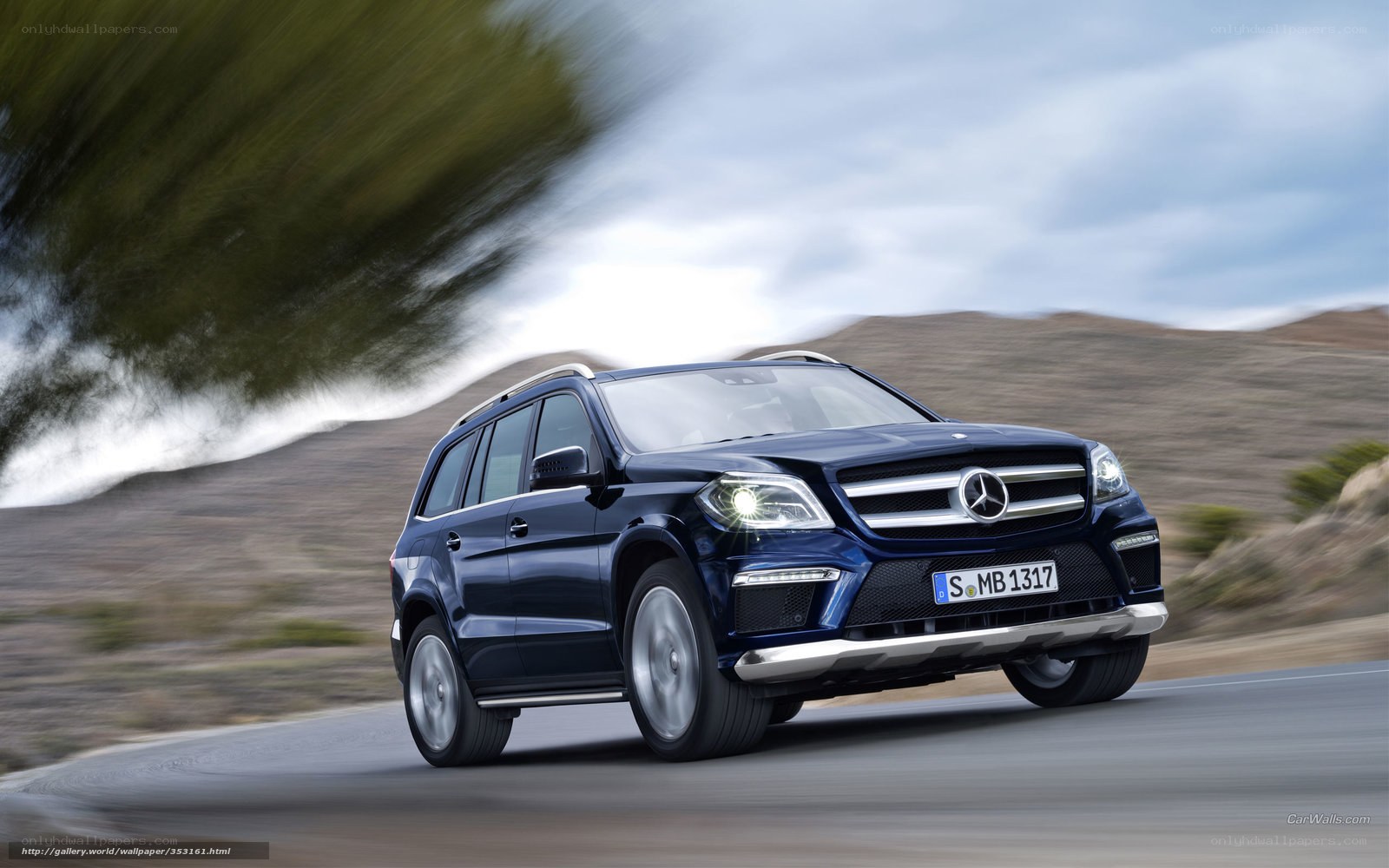 Mercedes-Benz GL-Class in motion