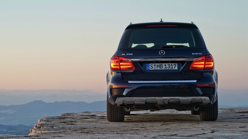 Mercedes-Benz GL350 at sunset