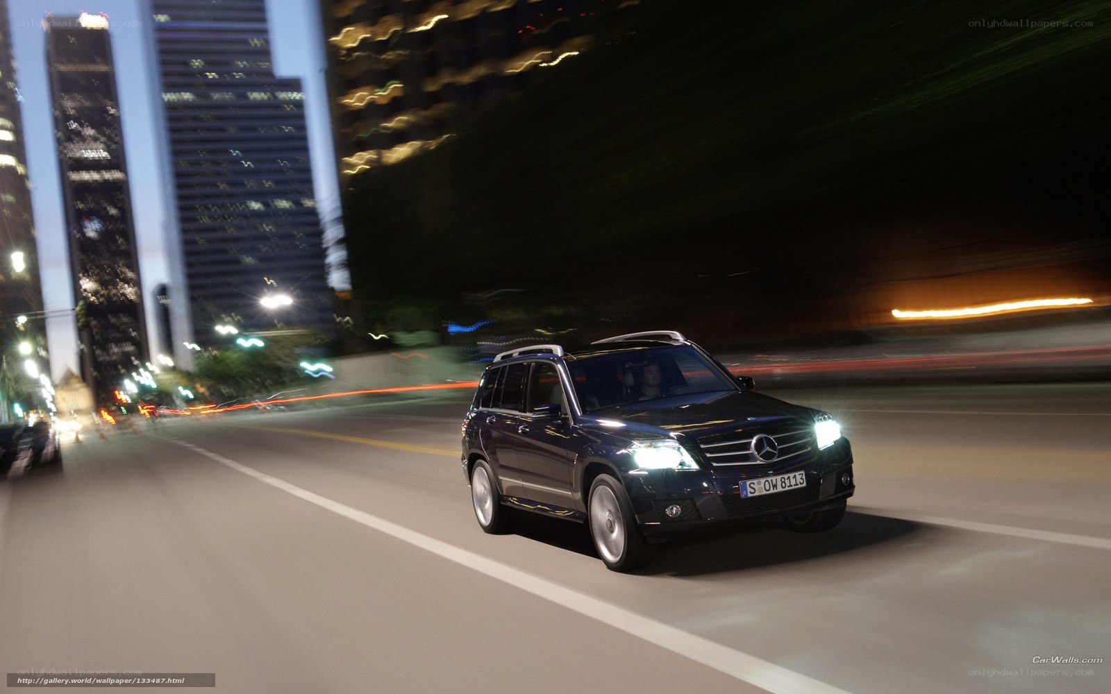 Mercedes-Benz GLK driving at night