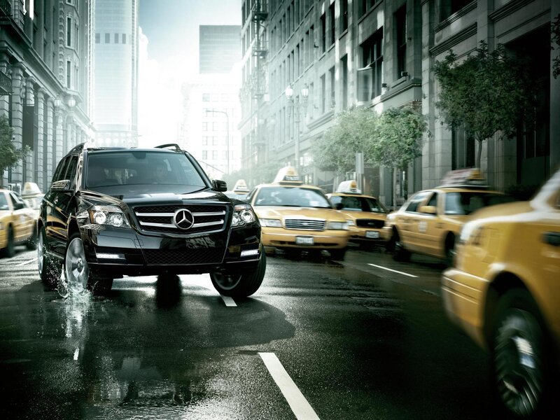 Mercedes-Benz GLK in city traffic