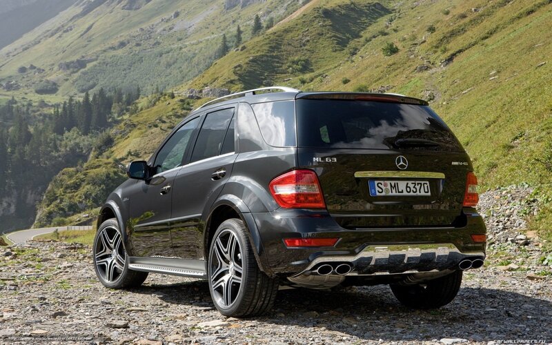 Mercedes-Benz ML 63 AMG in mountains