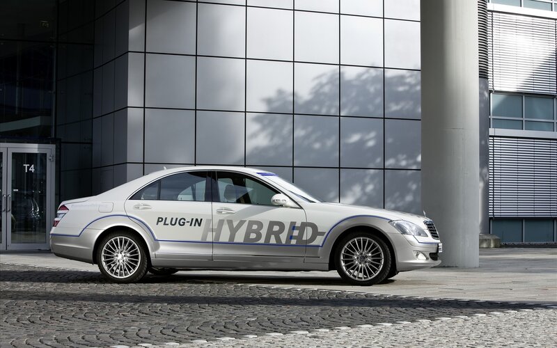 Mercedes-Benz plug-in hybrid sedan