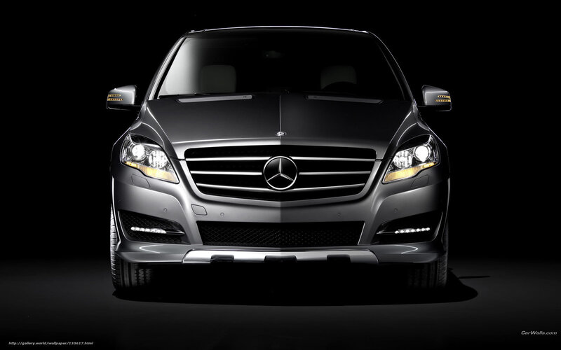 Mercedes-Benz R-Class front view