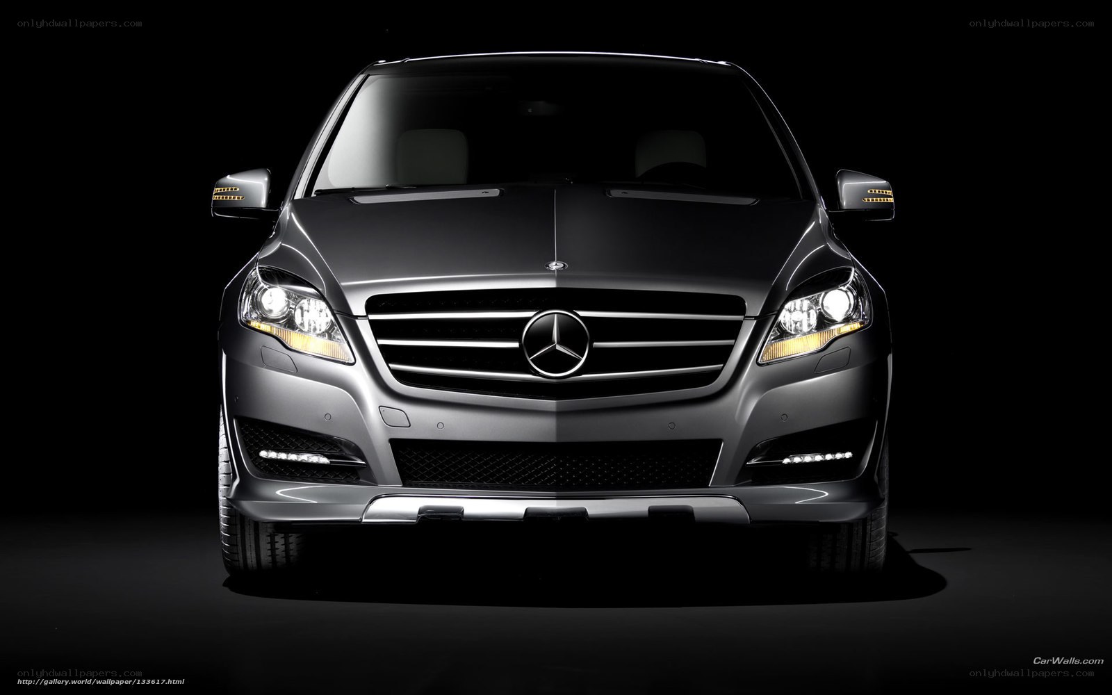 Mercedes-Benz R-Class front view