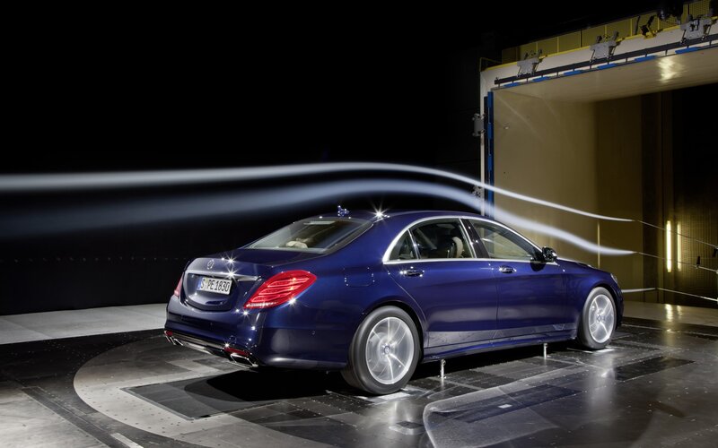 Mercedes-Benz S-Class in wind tunnel