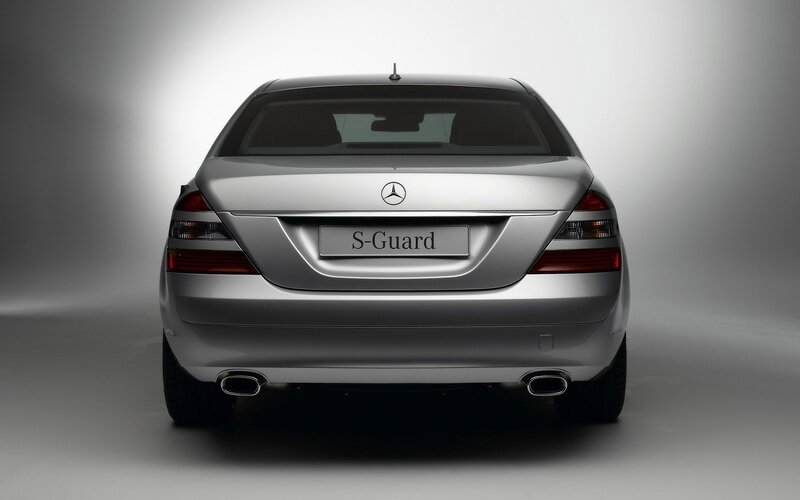 Mercedes-Benz S-Guard rear view