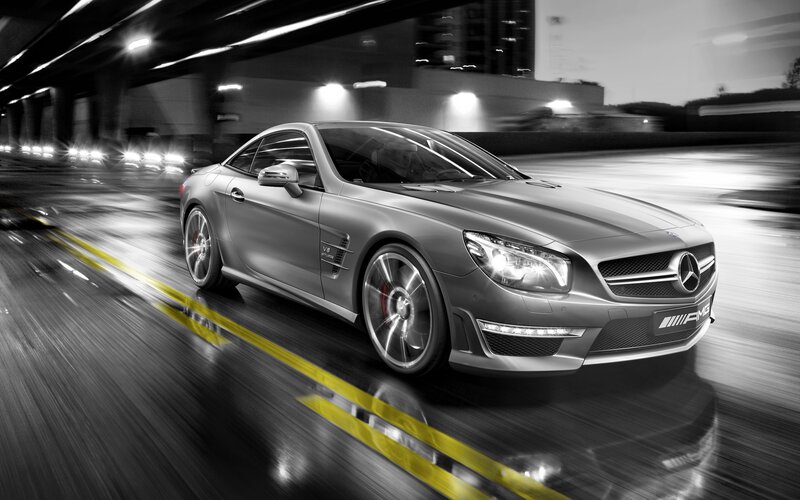 Mercedes-Benz SL63 AMG in motion