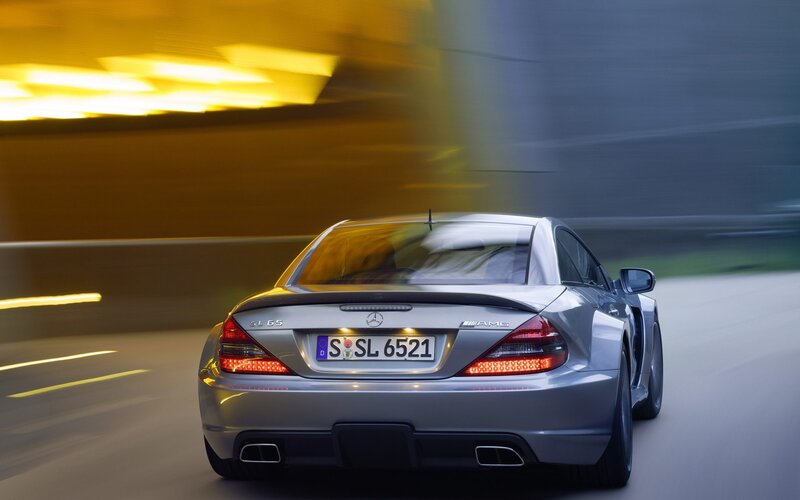 Mercedes-Benz SL65 AMG in motion