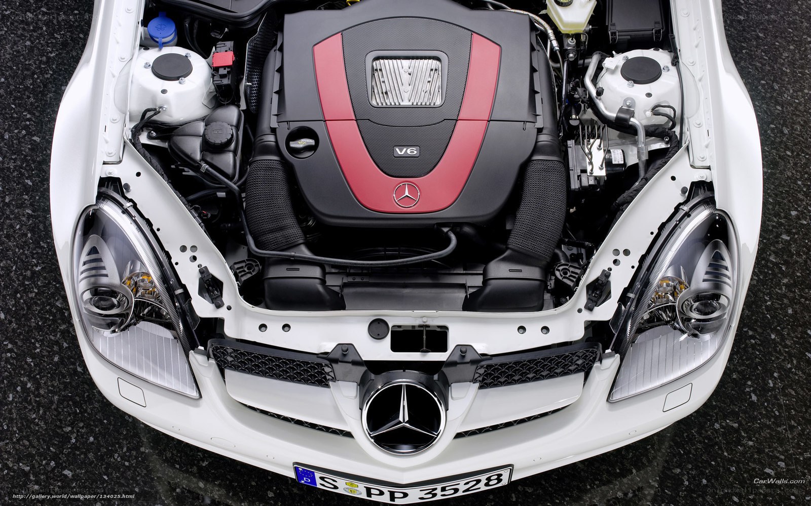 Mercedes-Benz SLK engine bay