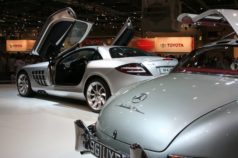 Mercedes-Benz SLR at auto show