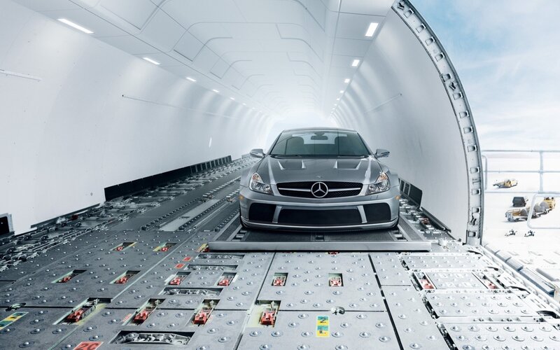 Mercedes-Benz SLR in cargo plane