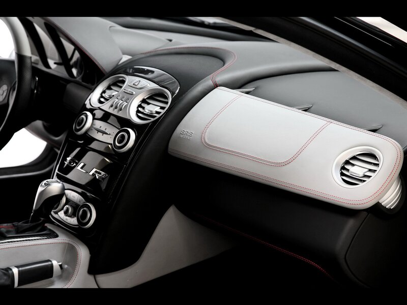 Mercedes-Benz SLR interior