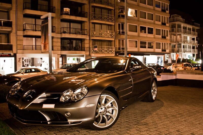 Mercedes-Benz SLR McLaren at night