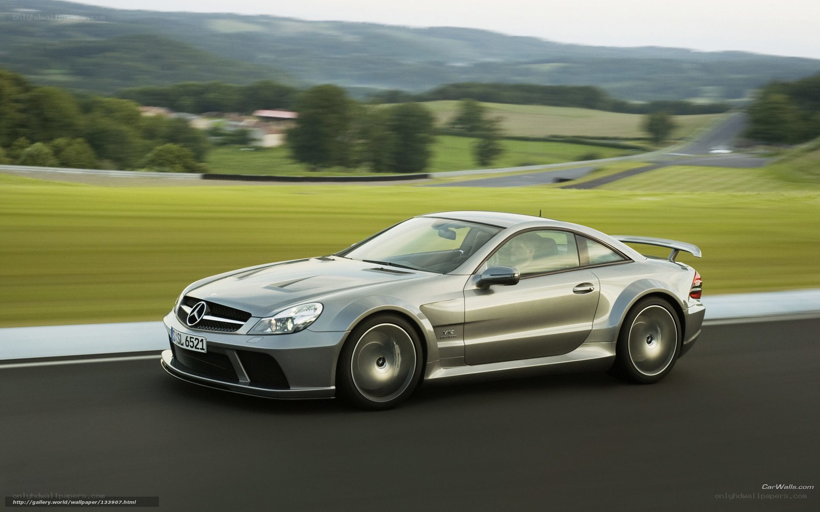 Mercedes-Benz SLR McLaren in motion