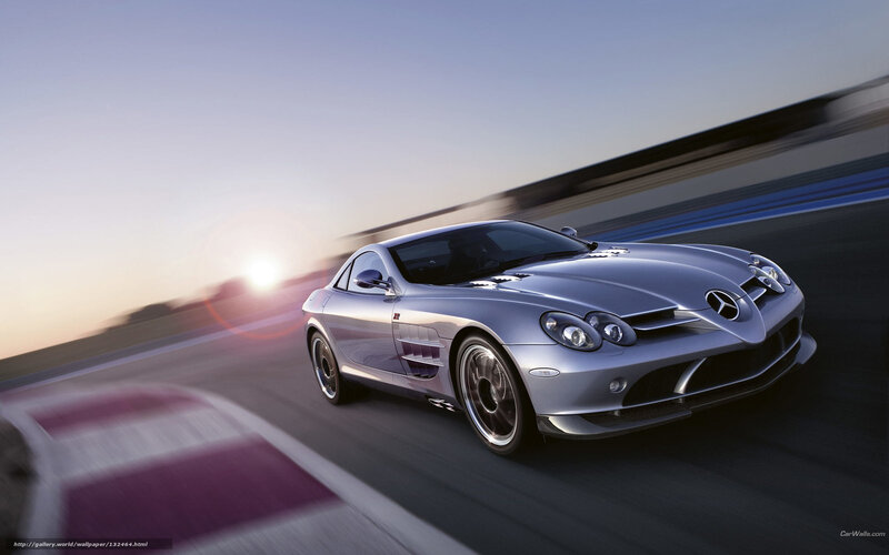 Mercedes-Benz SLR McLaren on track