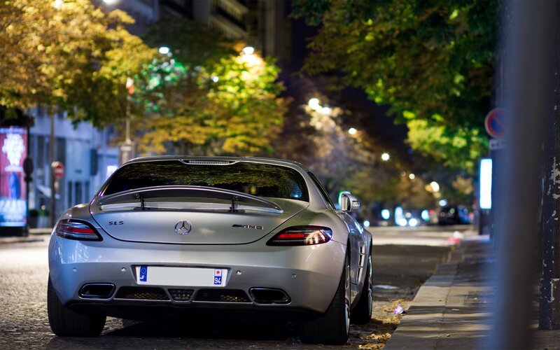Mercedes-Benz SLS AMG at night