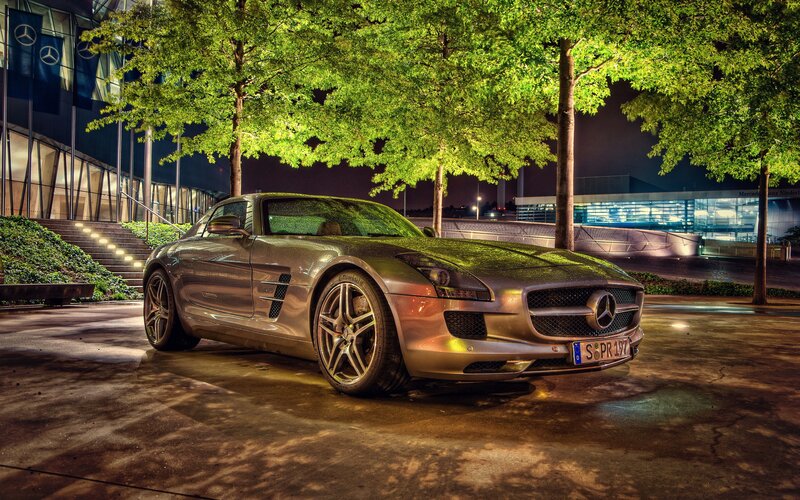 Mercedes-Benz SLS AMG at night