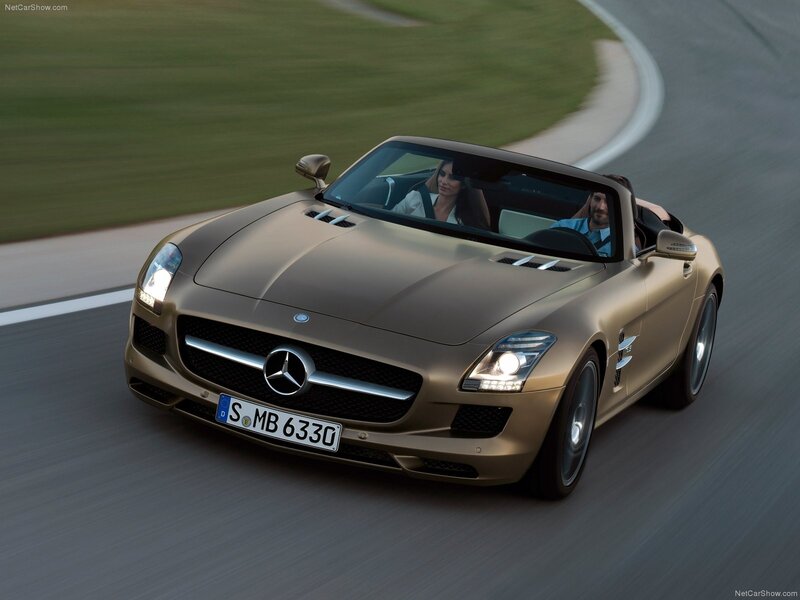 Mercedes-Benz SLS AMG driving