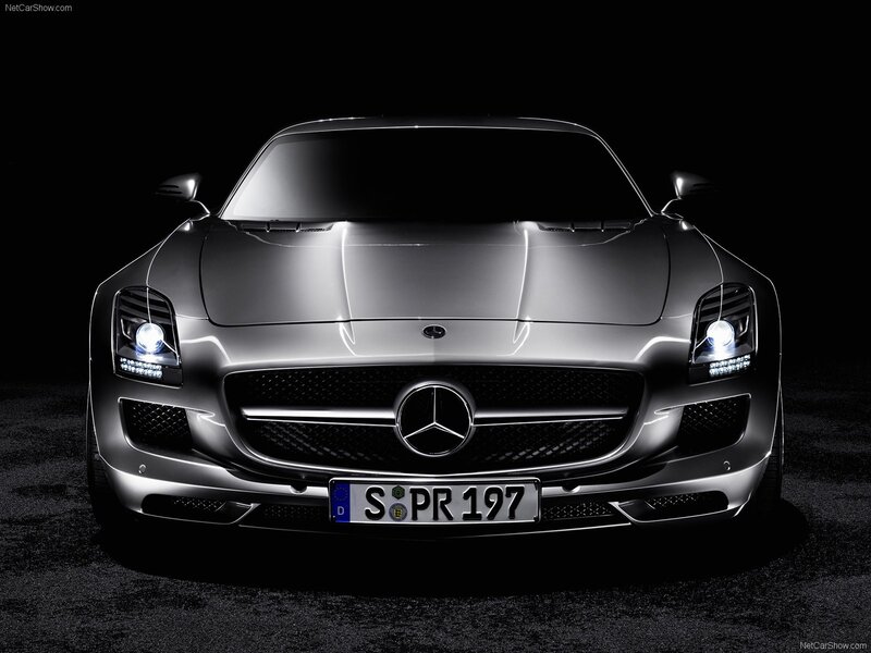 Mercedes-Benz SLS AMG front view