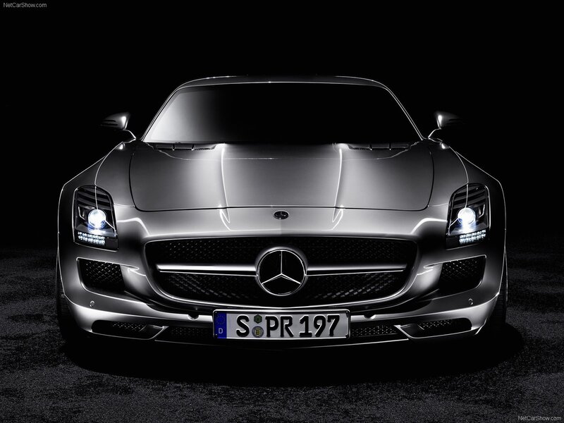 Mercedes-Benz SLS AMG front view