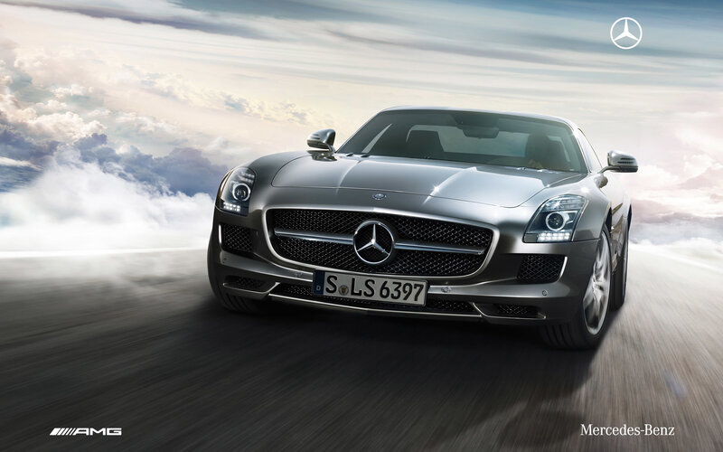 Mercedes-Benz SLS AMG in motion