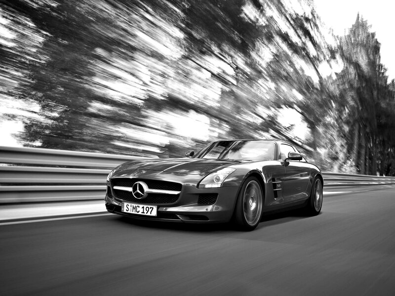 Mercedes-Benz SLS AMG in motion