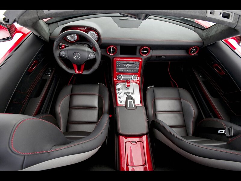 Mercedes-Benz SLS AMG interior