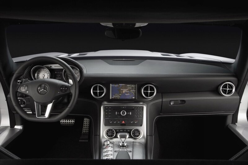 Mercedes-Benz SLS AMG interior