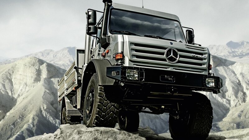 Mercedes-Benz Unimog in mountain terrain